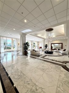 Aluguel de apartamento no 5600 Collins 6J