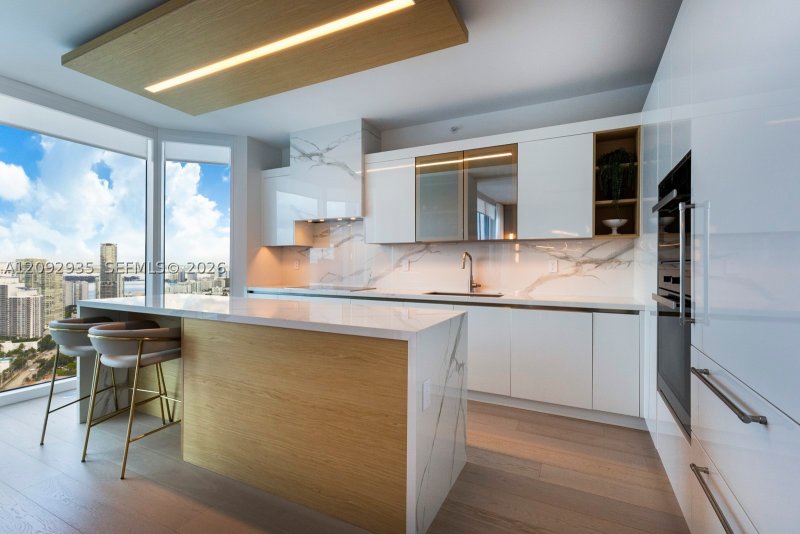 Condo for sale at Portofino Tower 4206
