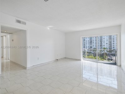 Aluguel de apartamento no Coastal Towers 523