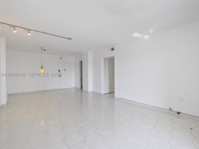 Aluguel de apartamento no Coastal Towers 523