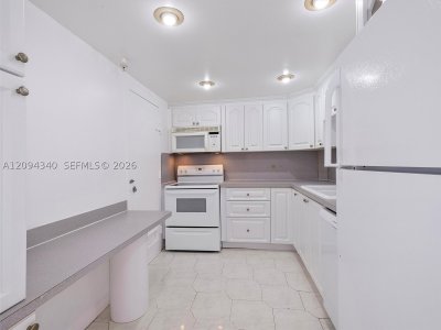 Aluguel de apartamento no Coastal Towers 523