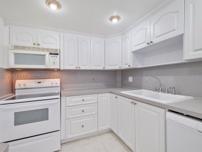Aluguel de apartamento no Coastal Towers 523