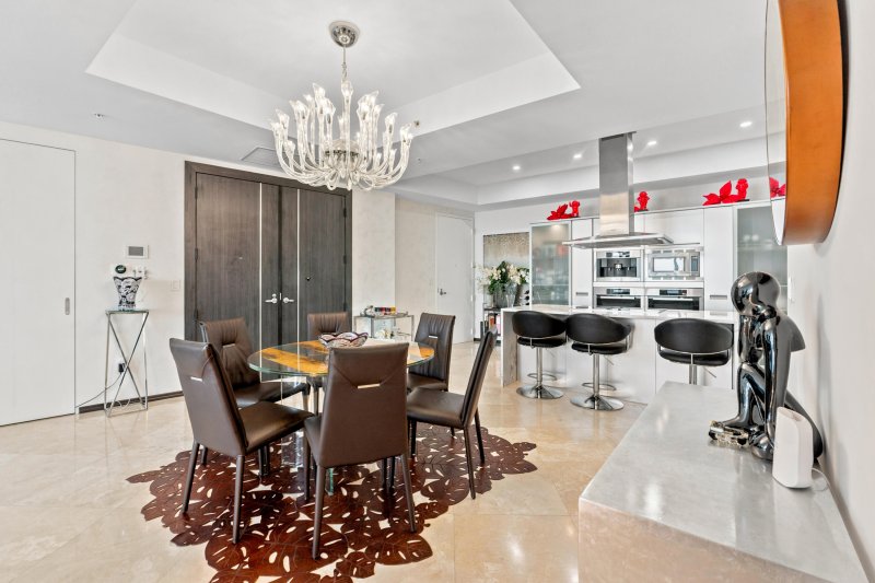 Comprar apartamento no Trump Royale 3704