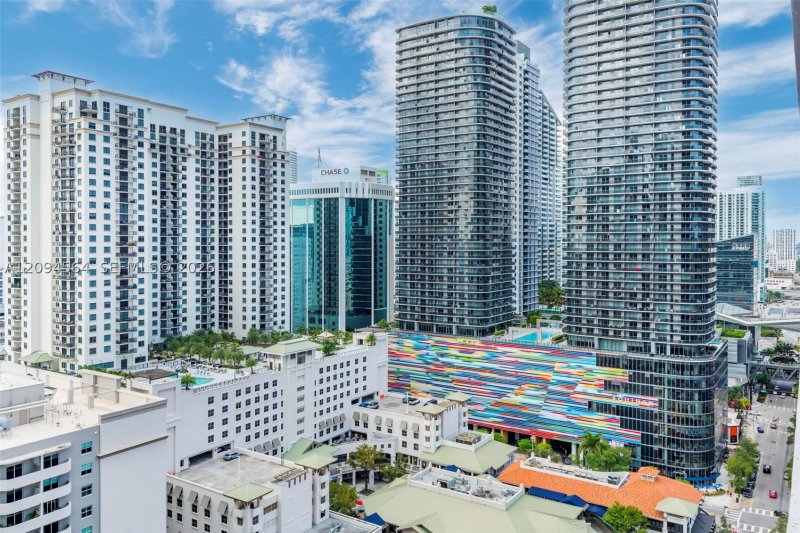Condo for sale at Brickell Flatiron 2304