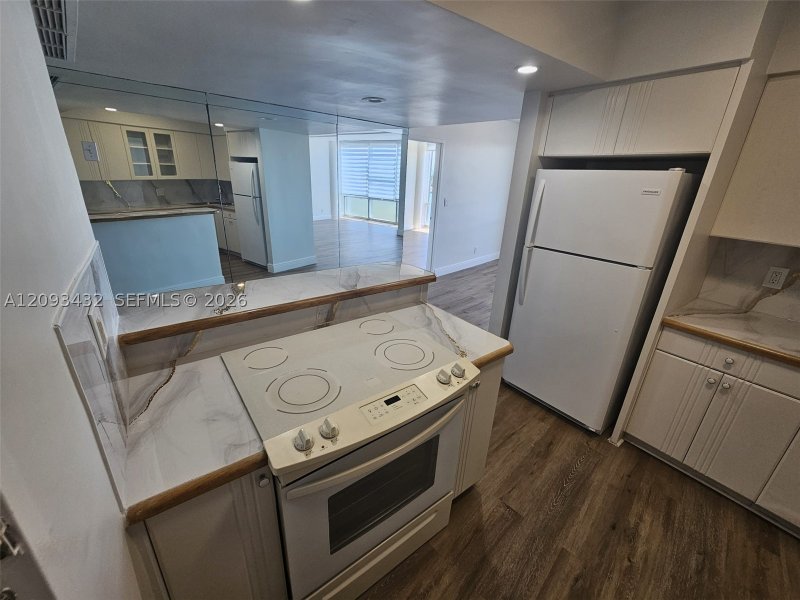 Condo for sale at King Cole 721