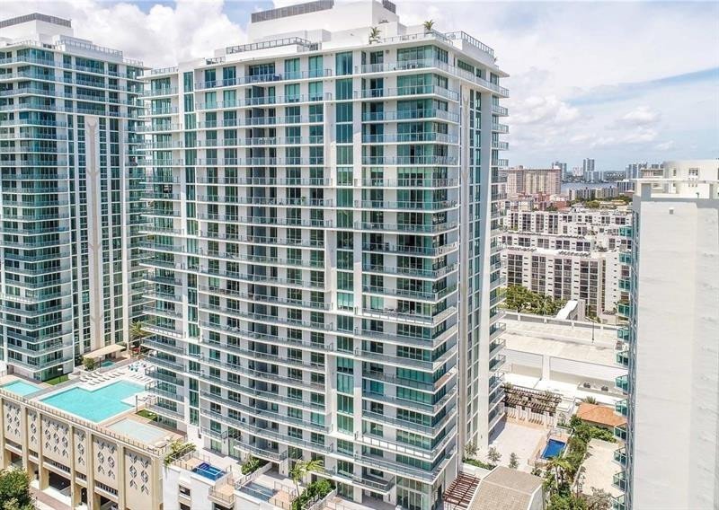 Comprar apartamento en Parque Towers at St. Tropez 803