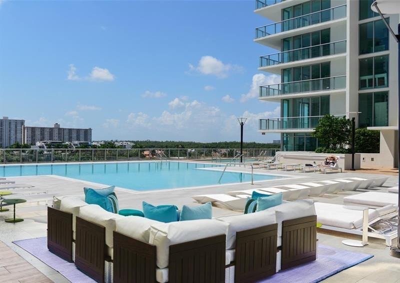 Comprar apartamento en Parque Towers at St. Tropez 803