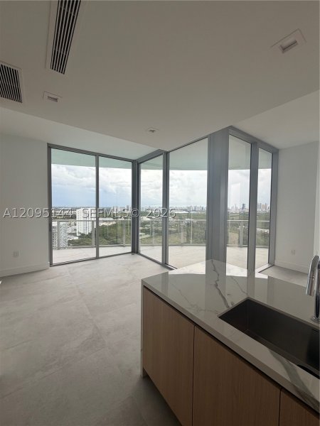 Aluguel de apartamento no One Park Tower by Turnberry 2911