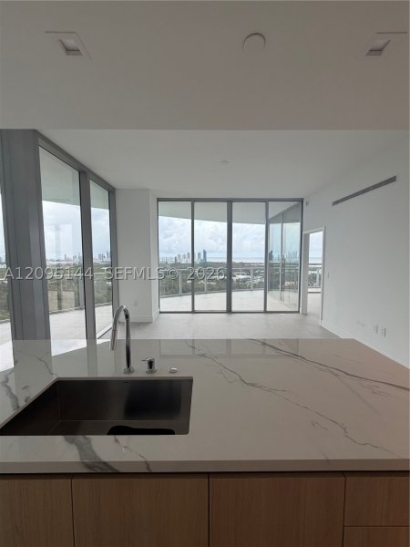 Aluguel de apartamento no One Park Tower by Turnberry 2911