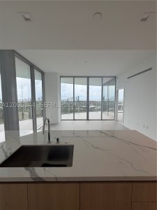 Aluguel de apartamento no One Park Tower by Turnberry 2911