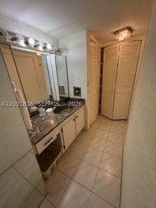 Aluguel de apartamento no Brickell Place B1010