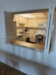 Aluguel de apartamento no Brickell Place B1010