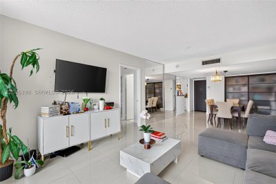 Comprar apartamento no Coronado I 1402
