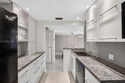 Comprar apartamento no Coronado I 1402