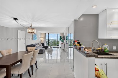 Comprar apartamento no Coronado I 1402