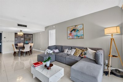 Comprar apartamento no Coronado I 1402