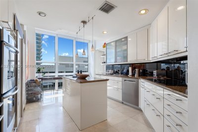 Comprar apartamento no Bellini Bal Harbour 1604