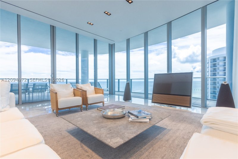 Comprar apartamento en Chateau Beach Residences 1602