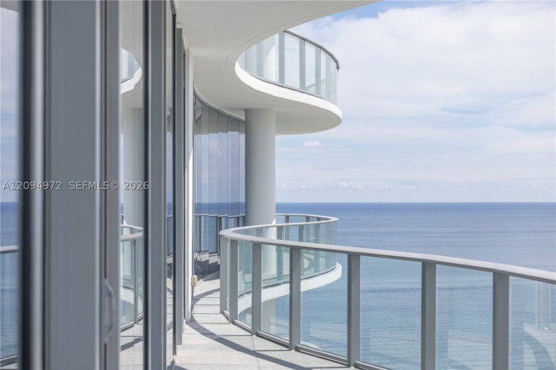 Comprar apartamento en Chateau Beach Residences 1602
