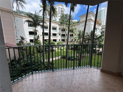 Comprar apartamento en Turnberry Village South 216