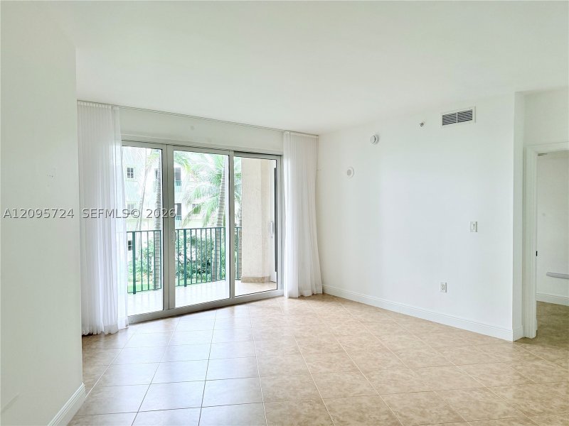Comprar apartamento en Turnberry Village South 216