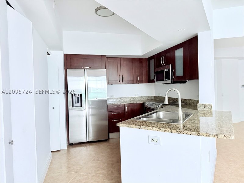 Comprar apartamento en Turnberry Village South 216
