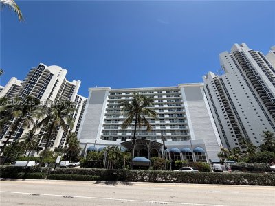 Comprar apartamento no Aventura Beach Club 230