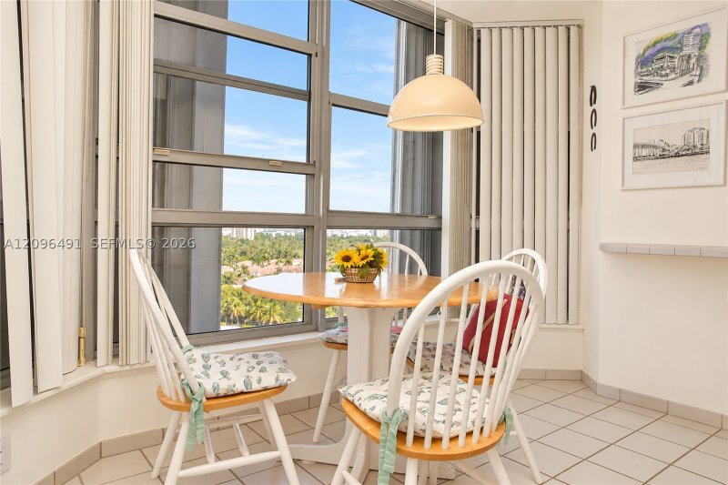 Condo for sale at Mystic Pointe 400 1503