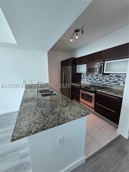 Aluguel de apartamento no The Plaza Tower I 3300