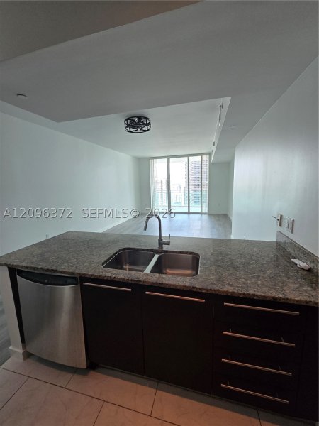 Aluguel de apartamento no The Plaza Tower I 3300