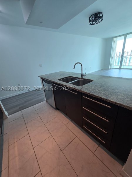 Aluguel de apartamento no The Plaza Tower I 3300