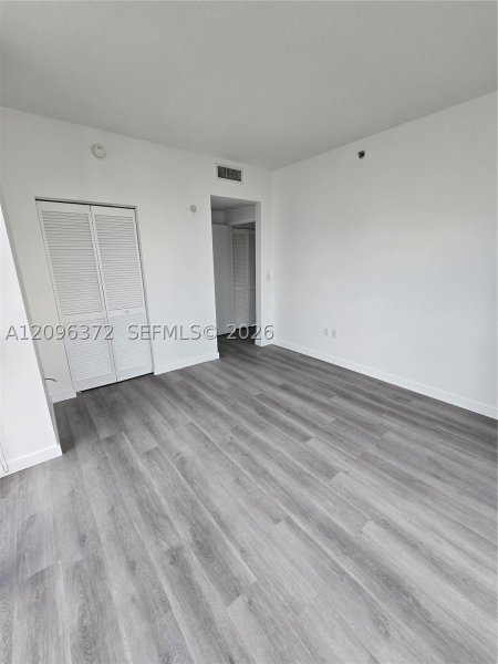 Aluguel de apartamento no The Plaza Tower I 3300