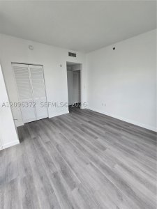 Aluguel de apartamento no The Plaza Tower I 3300