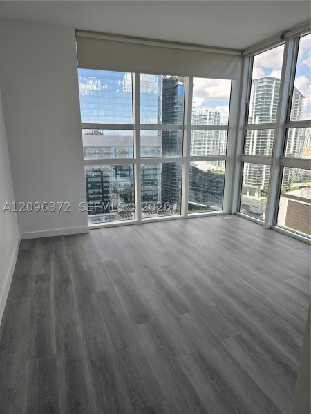 Aluguel de apartamento no The Plaza Tower I 3300