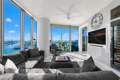 Aluguel de apartamento no Marina Blue 4608