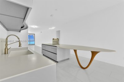 Comprar apartamento en Jade Signature 2003