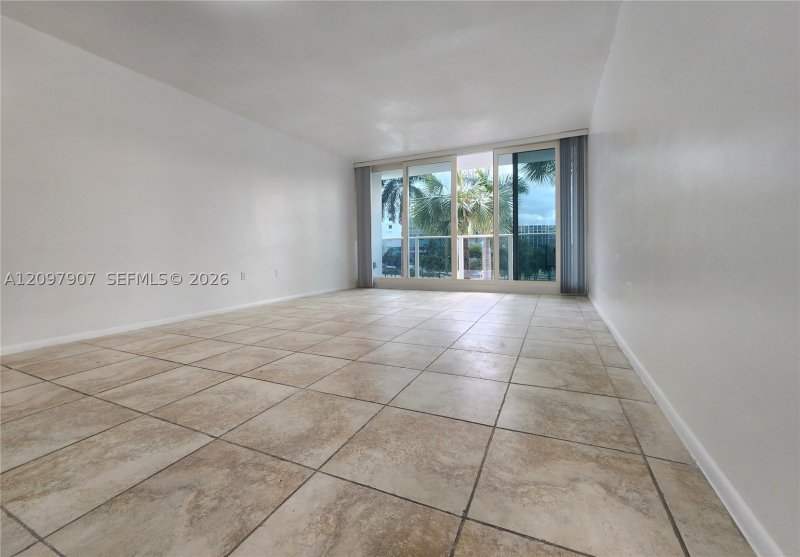 Alquiler de apartamento en Alexander Towers 204