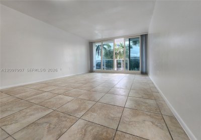 Alquiler de apartamento en Alexander Towers 204