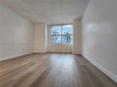 Alquiler de apartamento en Alexander Towers 204