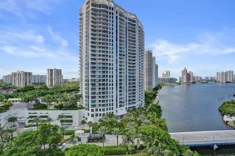 Comprar apartamento no 4000 Williams Island 1205