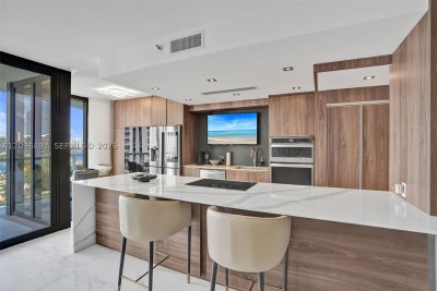 Comprar apartamento no 4000 Williams Island 1205