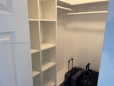 Aluguel de apartamento no Arlen House 812
