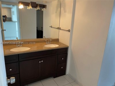 Aluguel de apartamento no Arlen House 812