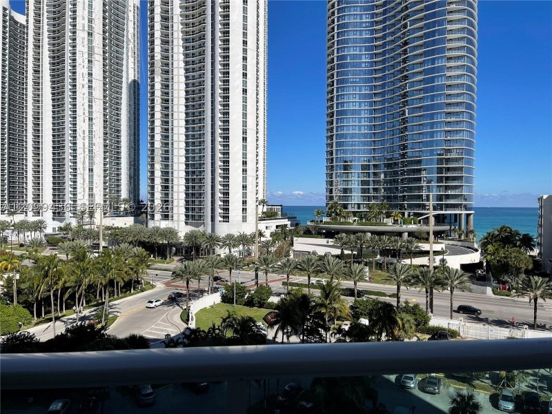 Aluguel de apartamento no Arlen House 812