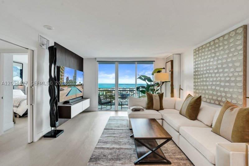 Condo for sale at Yacht Club at Portofino 2407