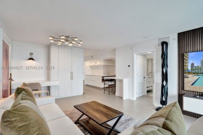 Comprar apartamento no Yacht Club at Portofino 2407