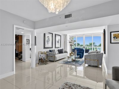 Comprar apartamento no South Tower at The Point 710