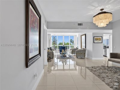 Comprar apartamento no South Tower at The Point 710