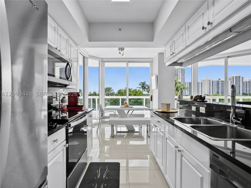 Condo for sale at South Tower at The Point 710