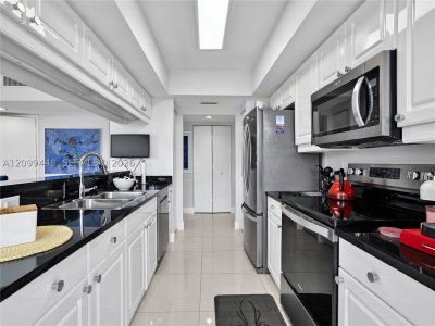 Comprar apartamento no South Tower at The Point 710